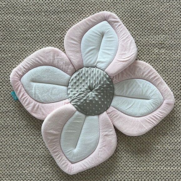 Blooming Baby Bath Flower - Picture 2 of 5